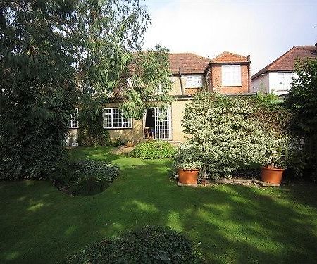 Furnival Lodge Слау Экстерьер фото